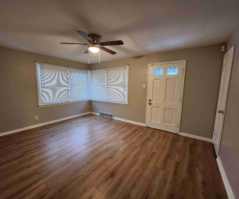 10192 Dorothy Ave - Photo 2 of 7