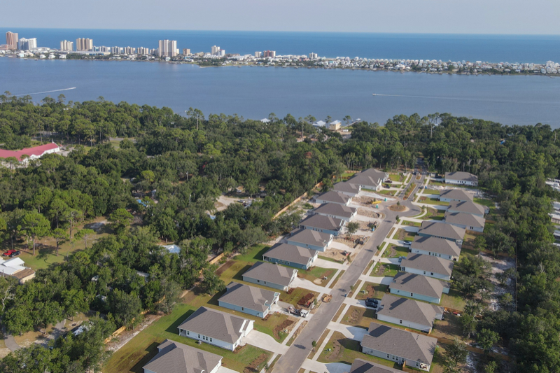 1342 Holland St - Photo 2 of 48