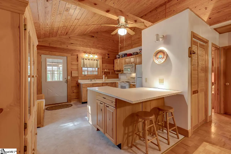 112 Wildwood Trl - Photo 3 of 12