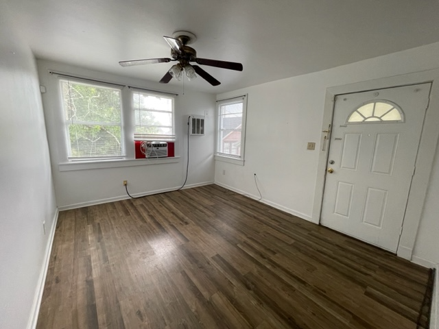 1010 Verret St - Photo 2 of 7