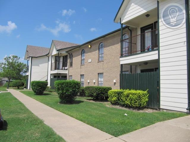 2107 13th Ave N 2136f - Photo 3 of 11