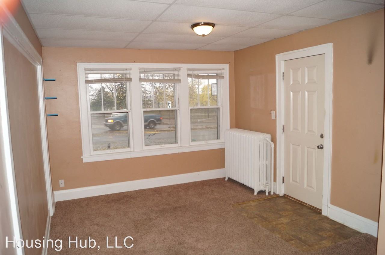 516 Smith Ave. South - Photo 2 of 14