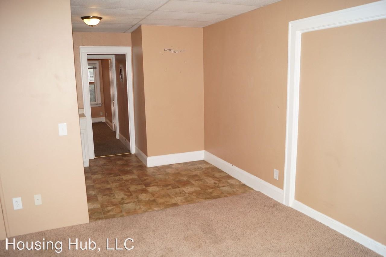 516 Smith Ave. South - Photo 3 of 14