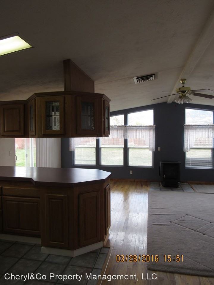 150 Mineral Springs Cir - Photo 2 of 14