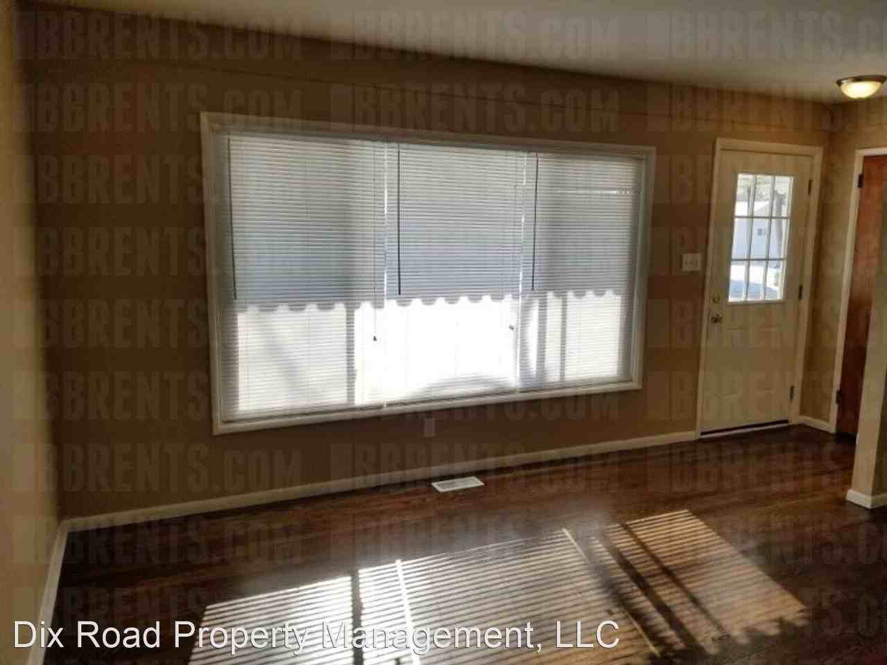 5441 Bayside Dr - Photo 2 of 12