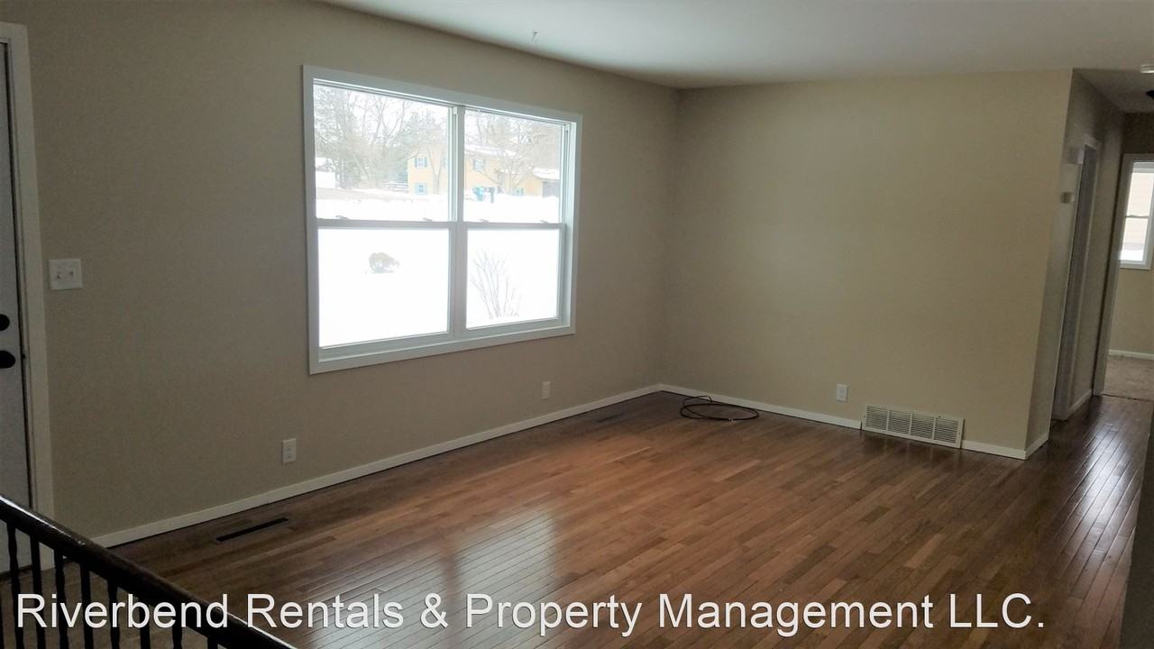 1528 Moss Rd - Photo 3 of 10