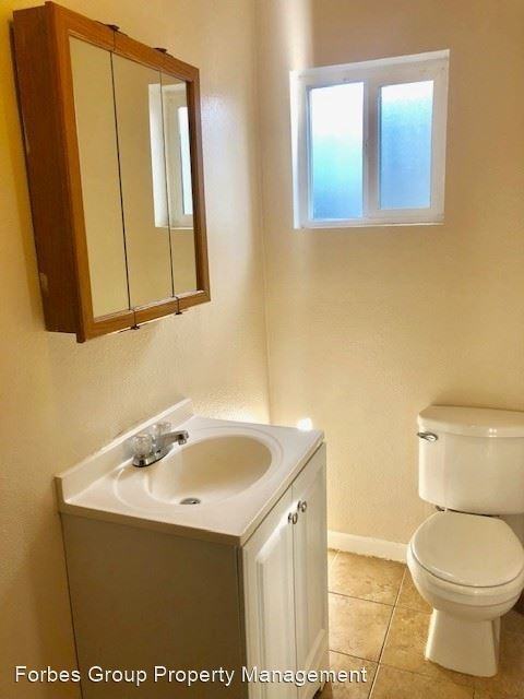 1425B Douglas St - Photo 2 of 6