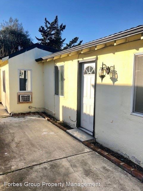 1425B Douglas St - Photo 3 of 6