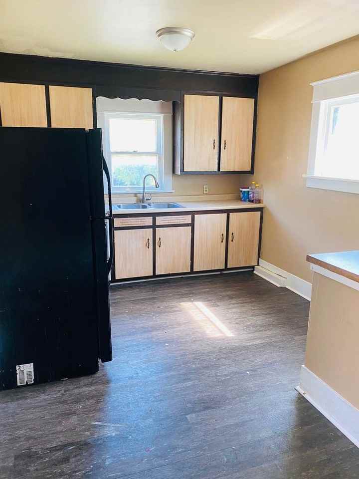 158 Wayne Pl - Photo 2 of 4