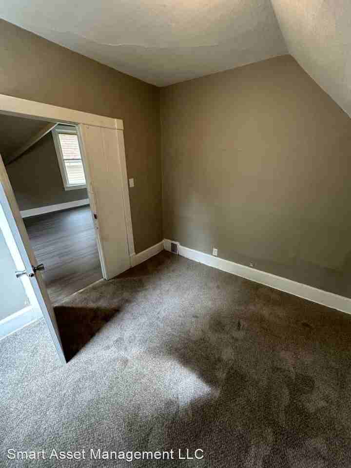 1939-1939A N 37th St - Photo 2 of 9