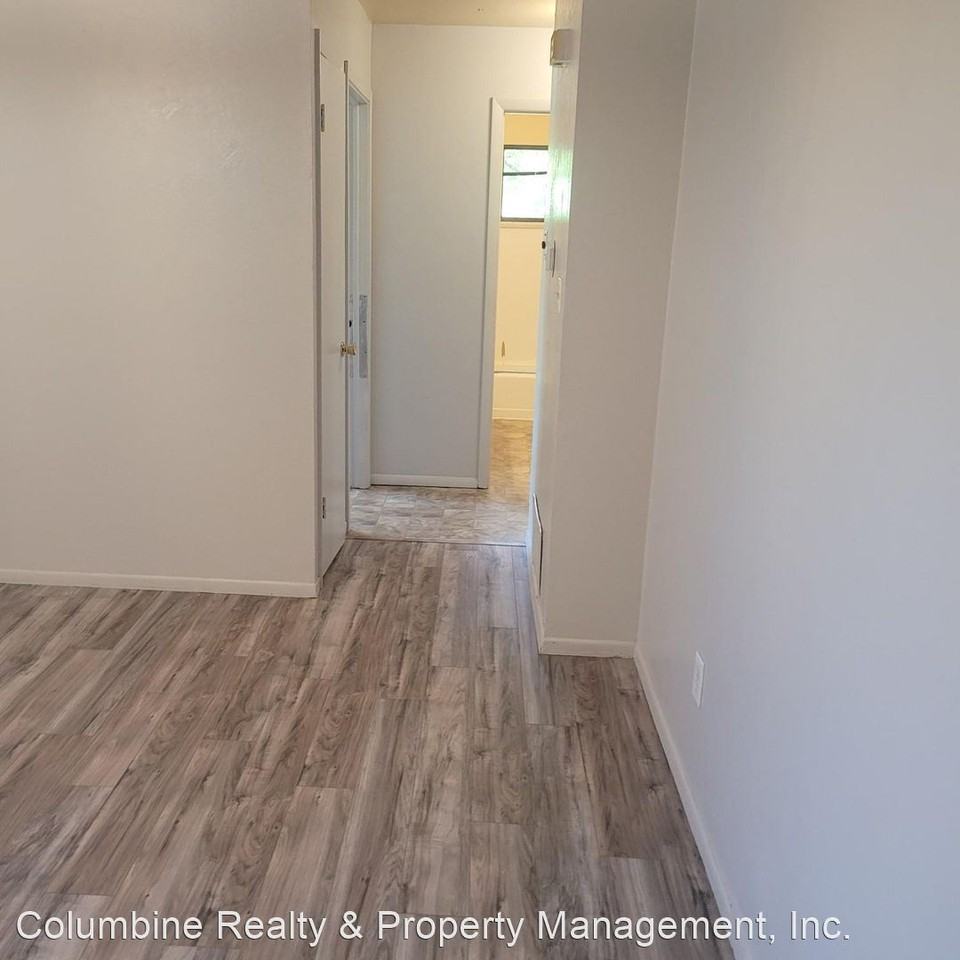 460 1/2 32 1/8 RD - Photo 3 of 7