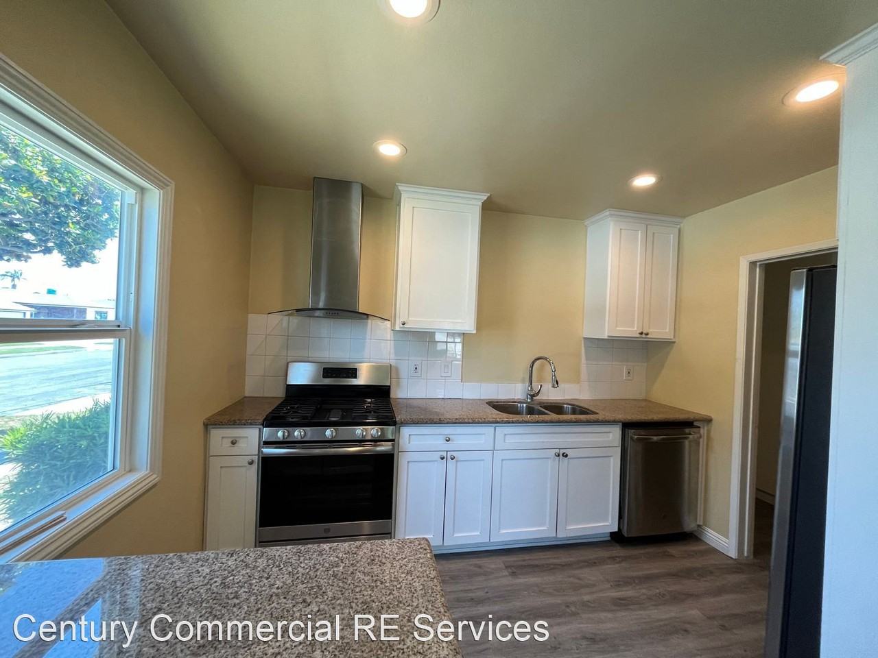 7420 Vicki Dr - Photo 2 of 15