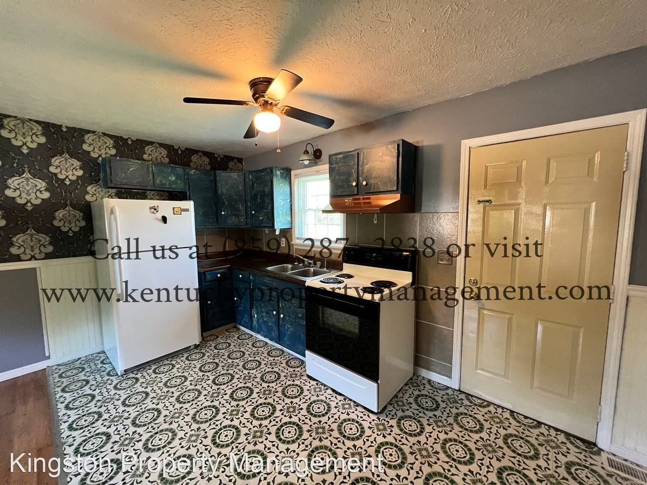 313 E Washington St - Photo 2 of 9