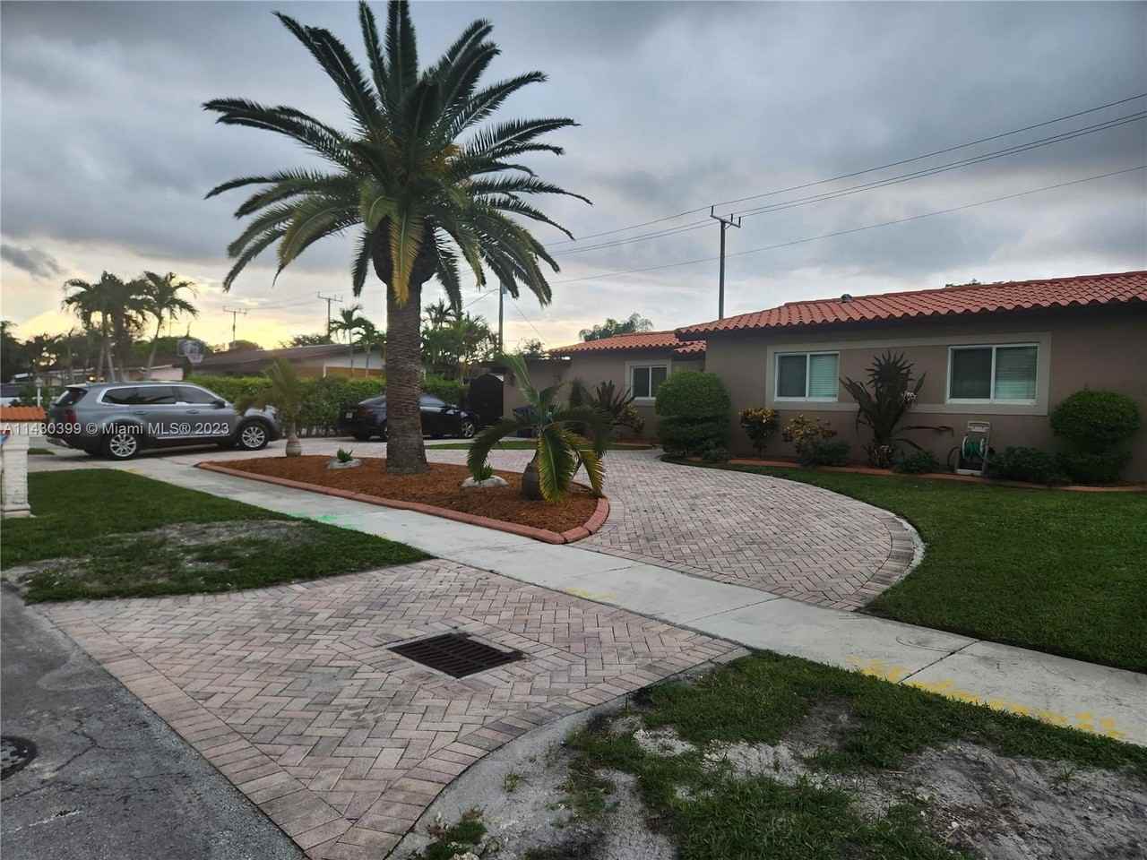 7892 Nw 170th Ter #7892 - Photo 2 of 8