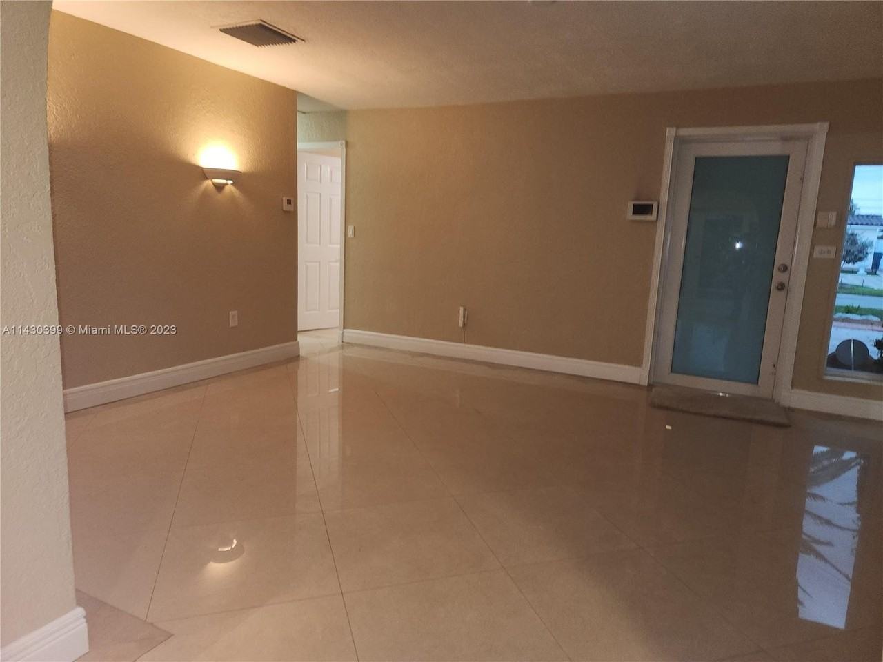 7892 Nw 170th Ter #7892 - Photo 3 of 8