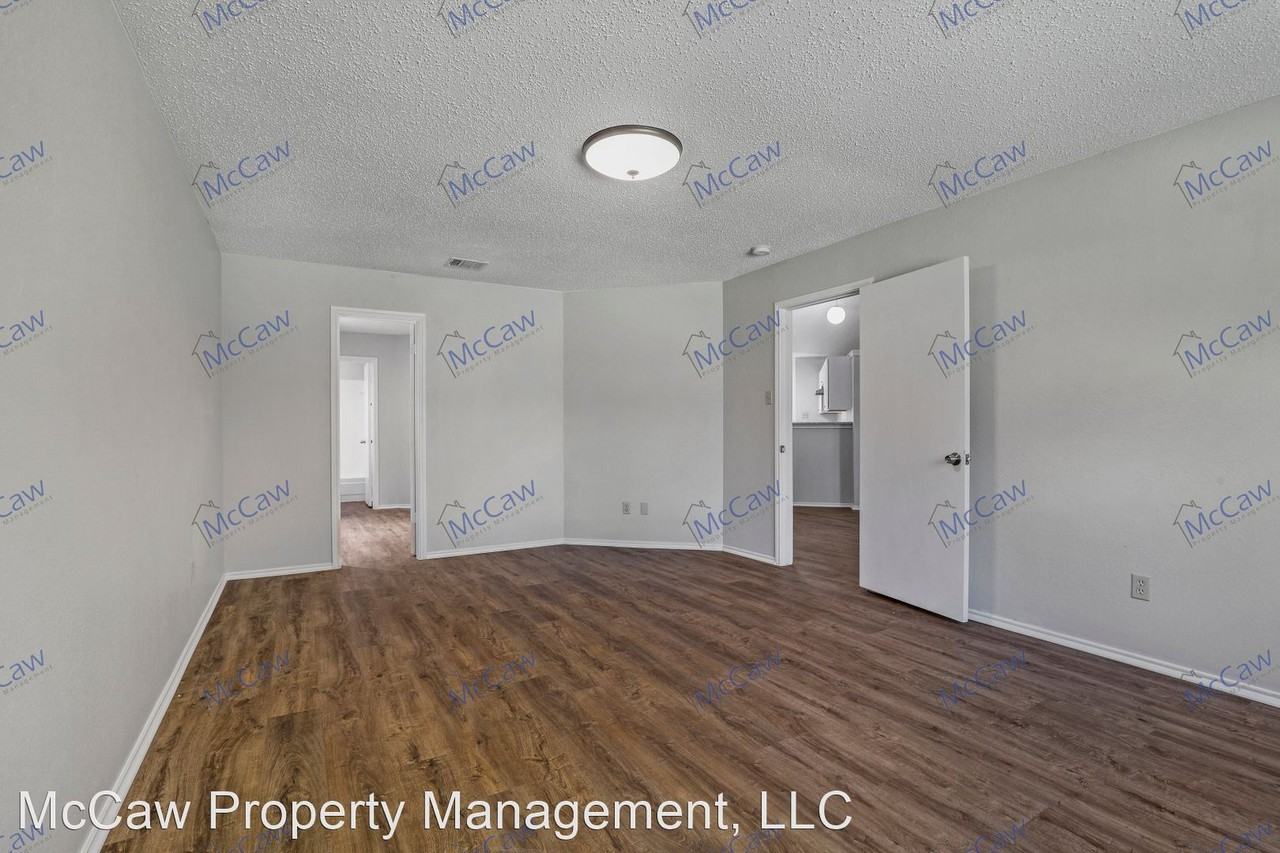 809 Baxter Dr - Photo 3 of 18
