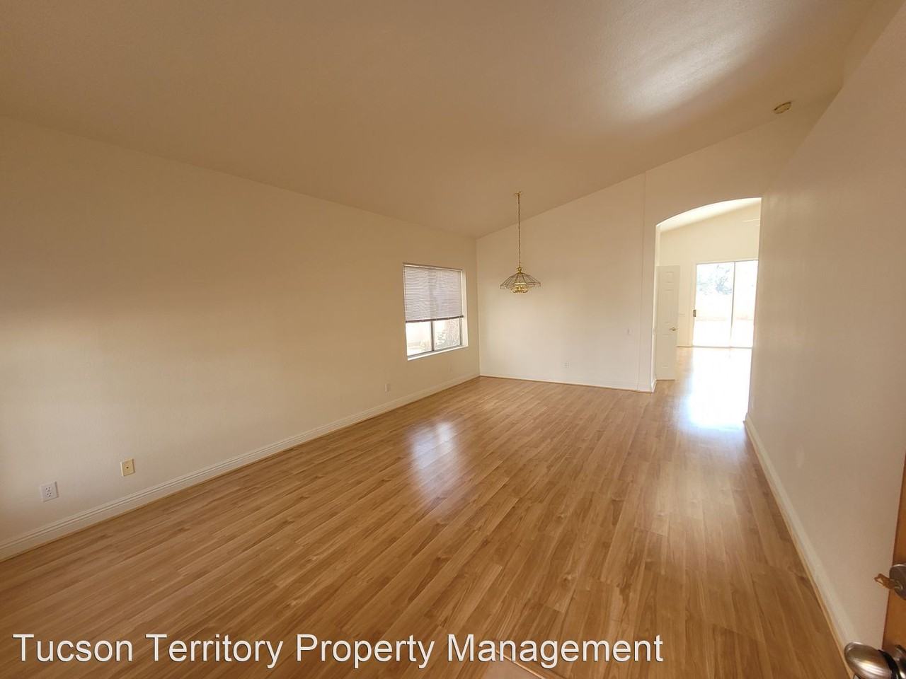 10040 E English Woods Rd - Photo 3 of 40