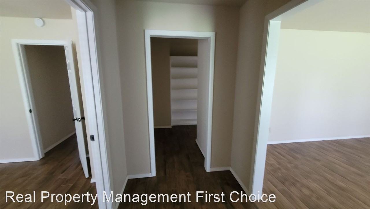 9200 Rogers Ave - Photo 2 of 22