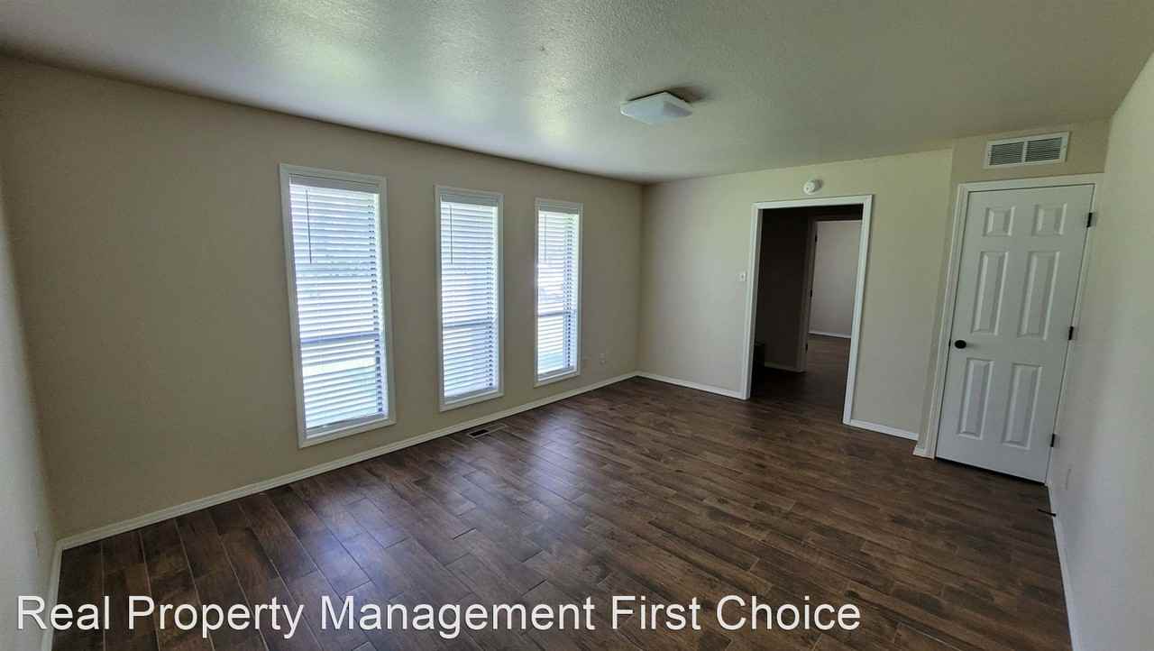 9200 Rogers Ave - Photo 3 of 22