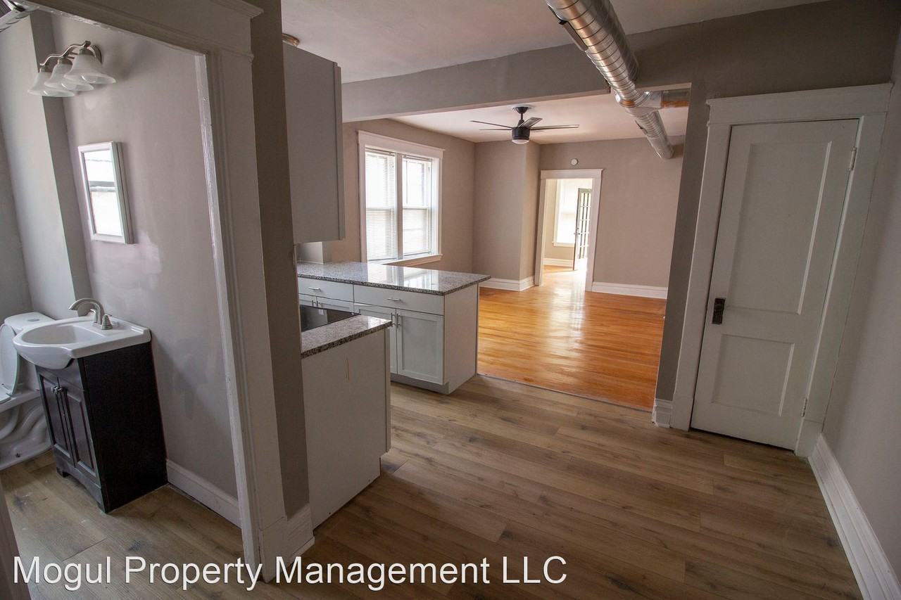 2139 Alfred Ave - Photo 2 of 12