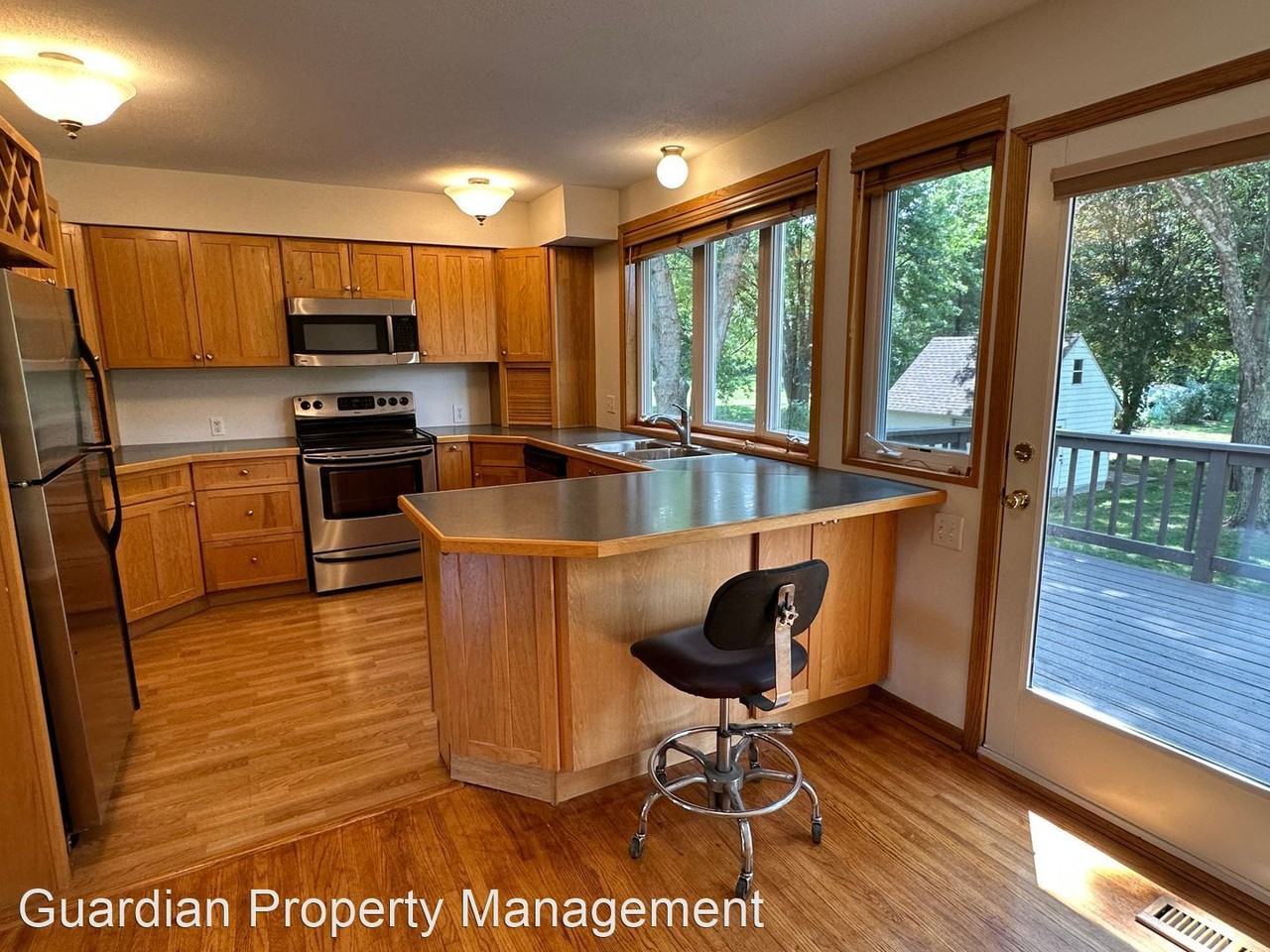 27075 Beverly Dr - Photo 2 of 27