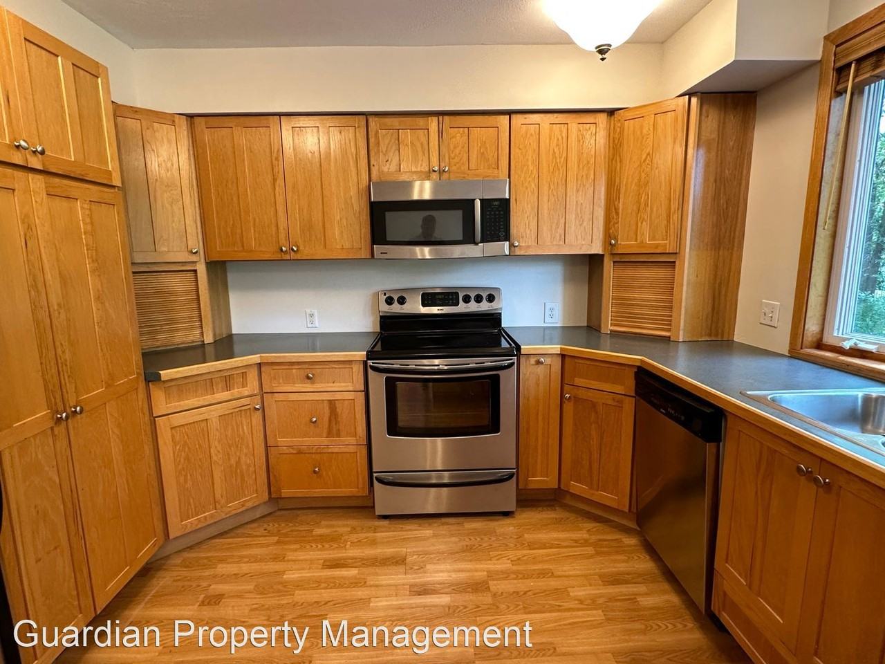 27075 Beverly Dr - Photo 3 of 27