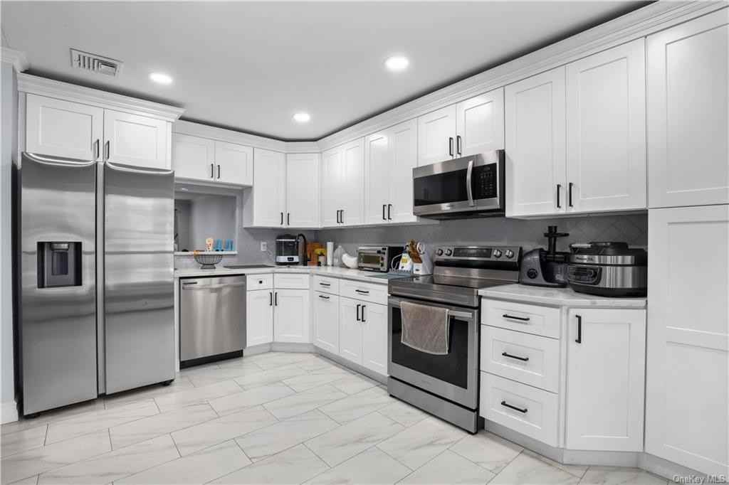 76 Villa Dr - Photo 2 of 15