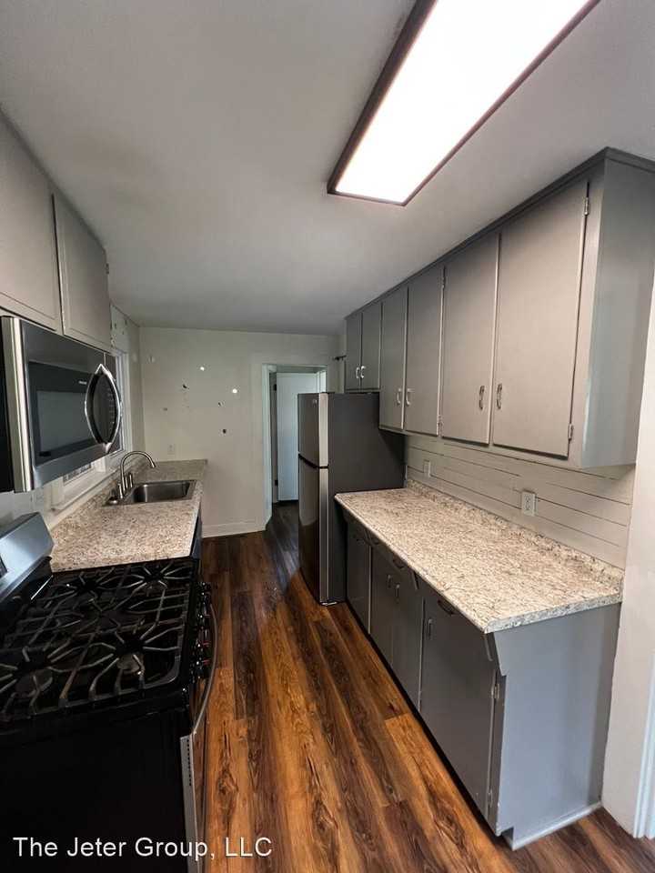 398 E 4th Ave - Photo 2 of 21