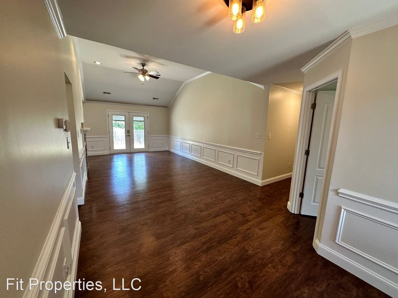 4499 Enoch Dr - Photo 3 of 23