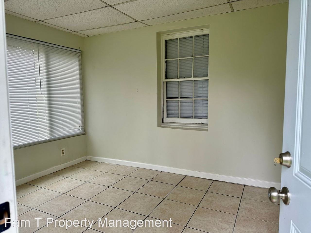 101 Hibiscus Ave - Photo 3 of 9