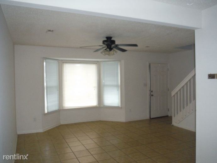 800 2nd St - Photo 2 of 11