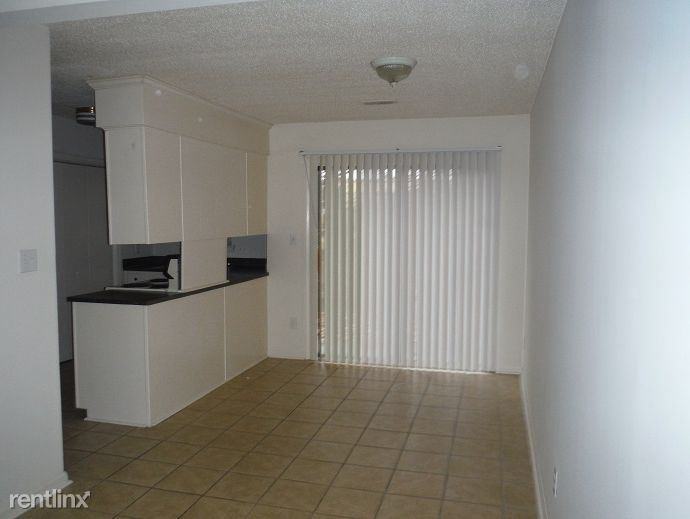 800 2nd St - Photo 3 of 11