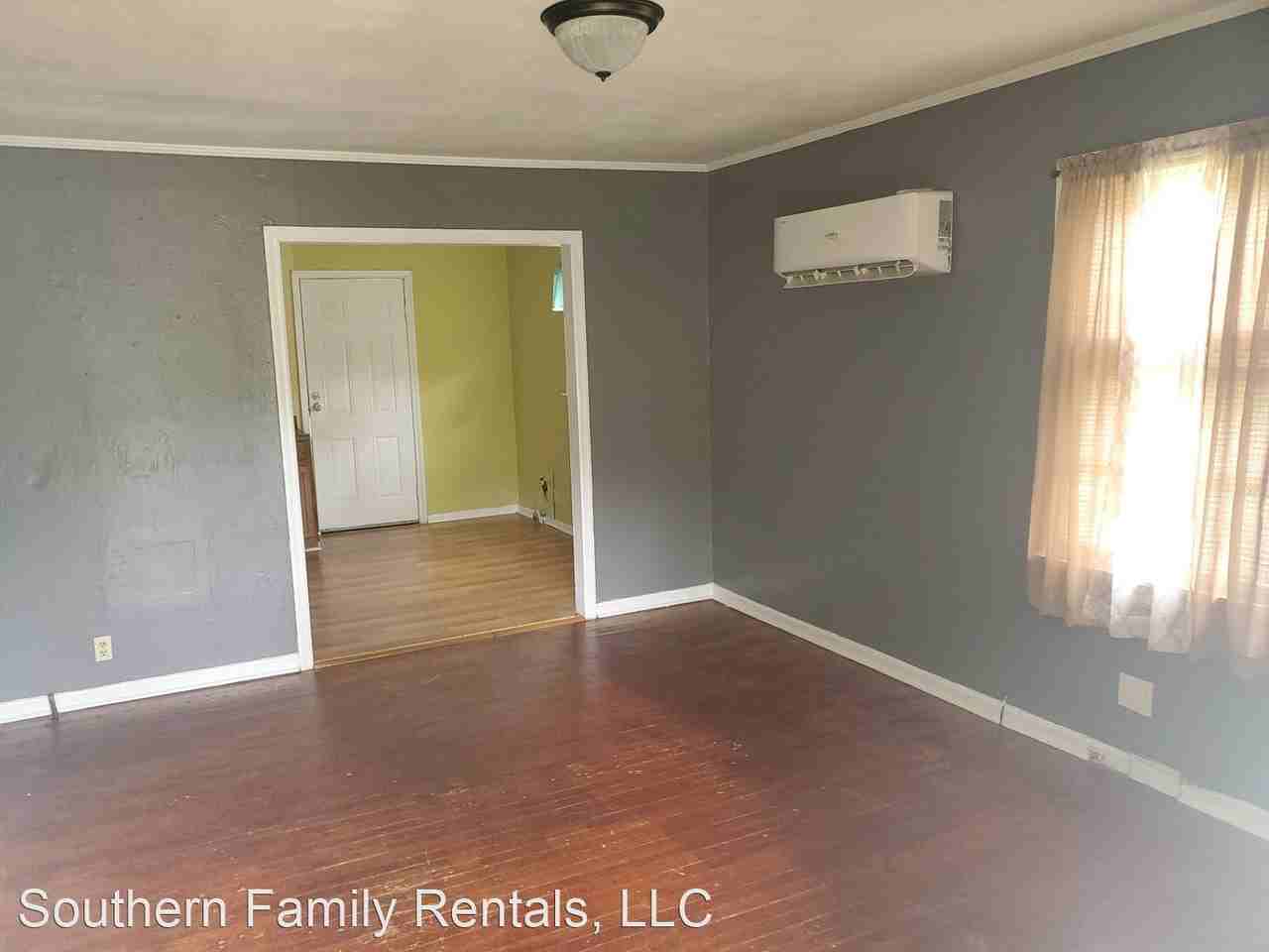 211 Poplar St - Photo 2 of 13