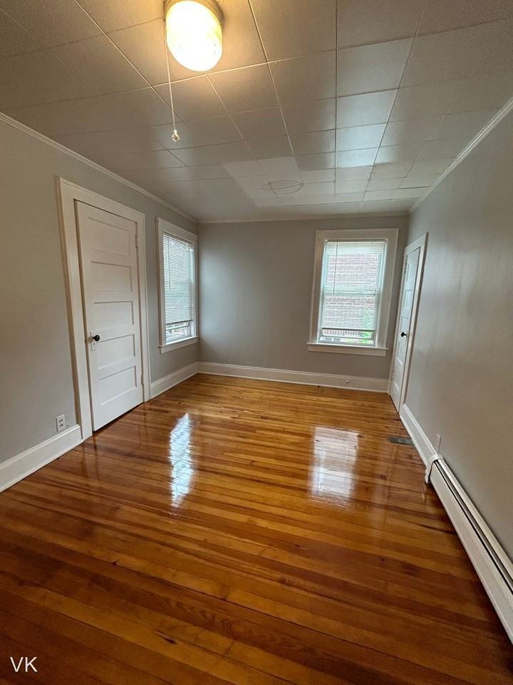 18 McKinley Terrace - Photo 2 of 4