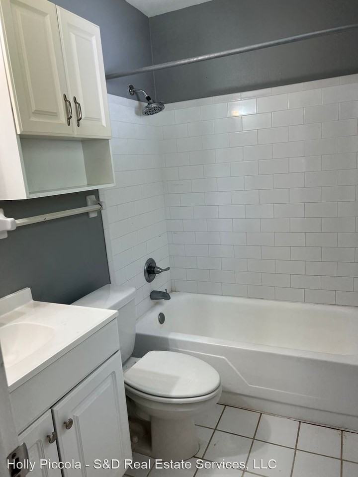 2823 Kathryn Ave - Photo 3 of 12