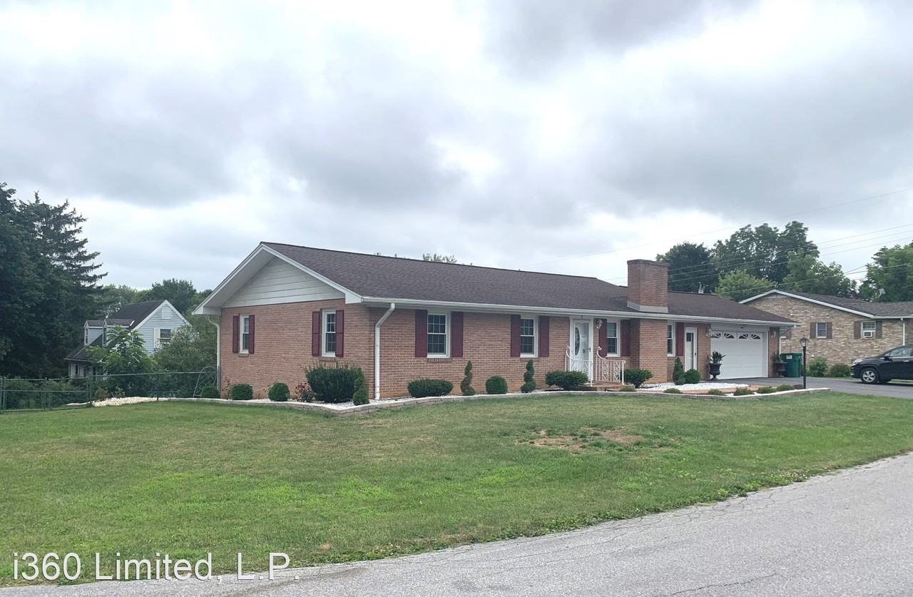 7 Acorn Cir - Photo 2 of 21