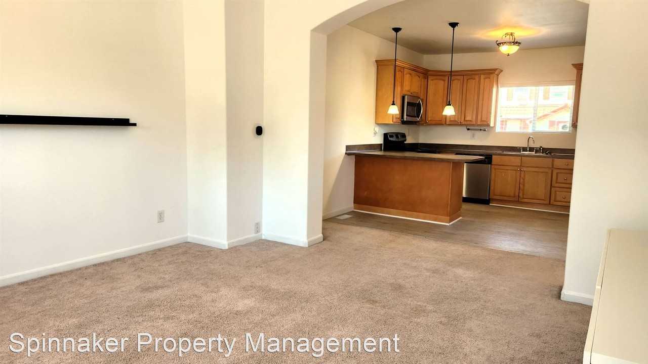 707 Celery Ave - Photo 2 of 21