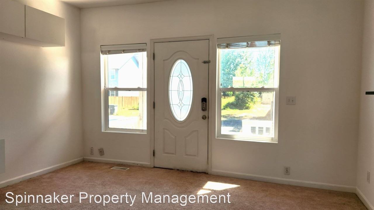 707 Celery Ave - Photo 3 of 21
