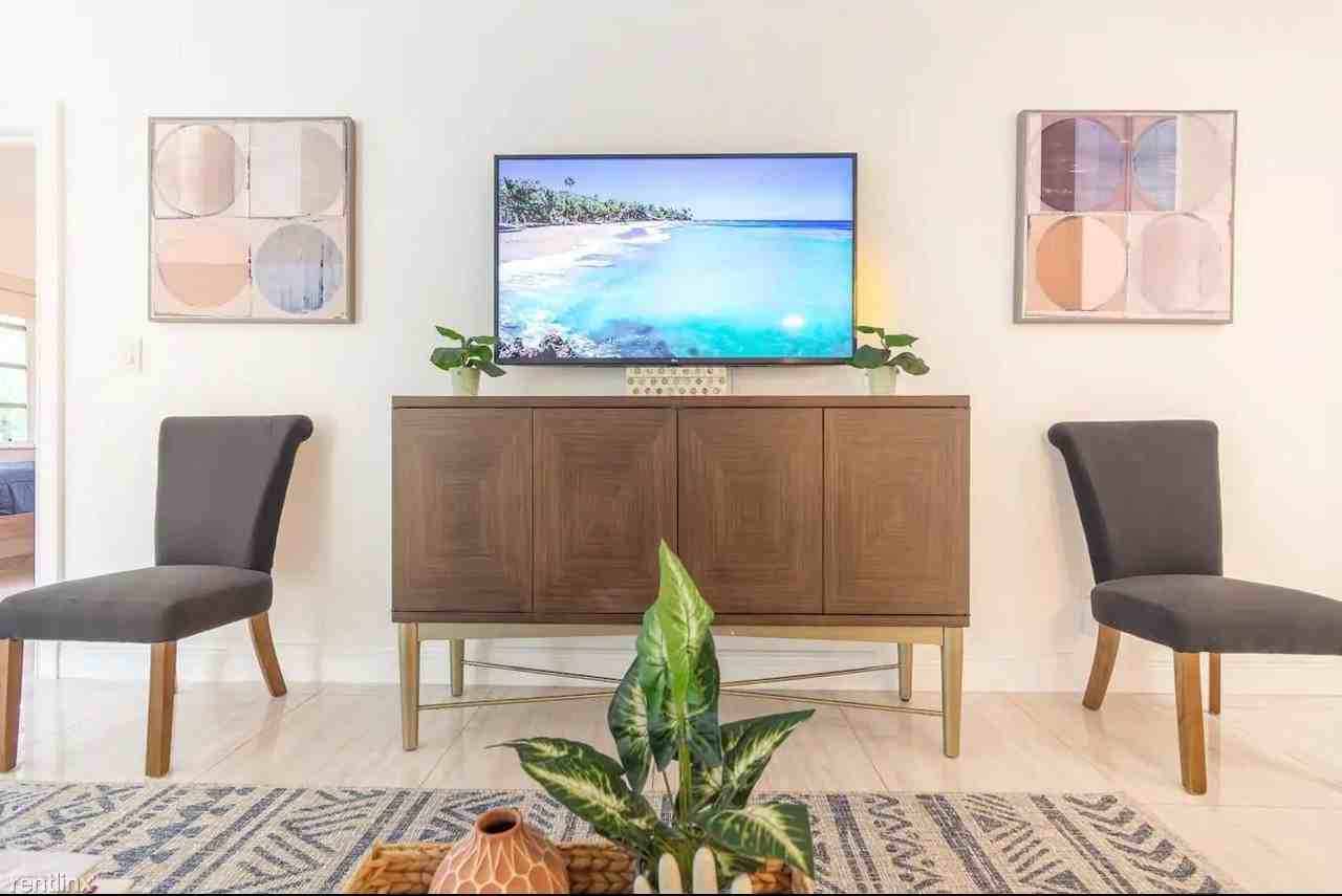 1311 Monroe St - Photo 3 of 36