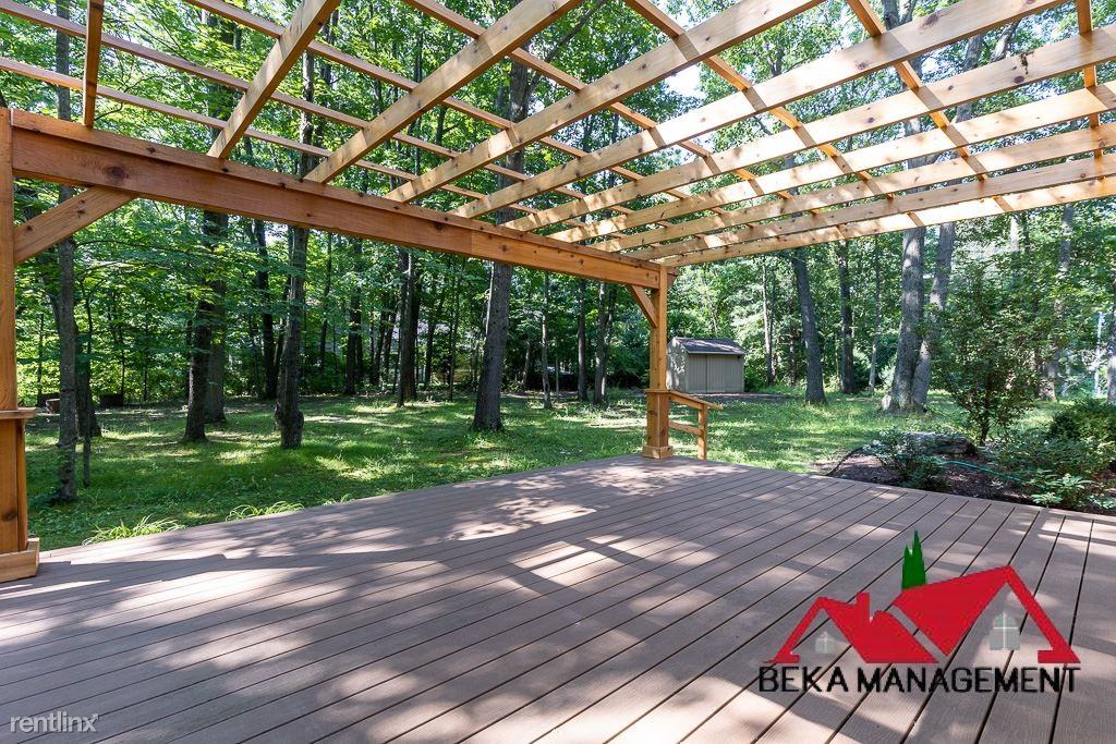 1201 Stetlane - Photo 3 of 21