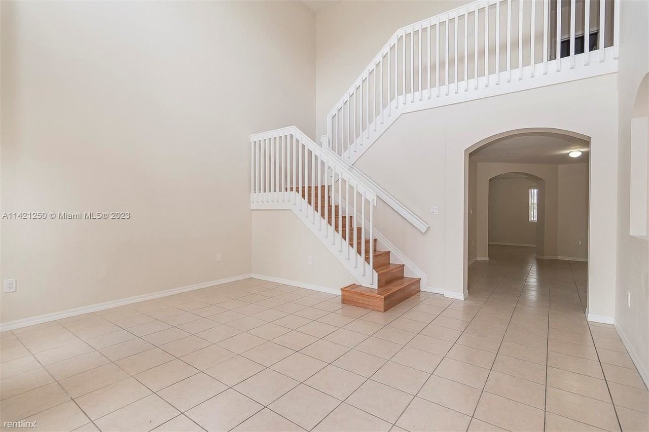 16604 SW 47th Ter - Photo 2 of 11