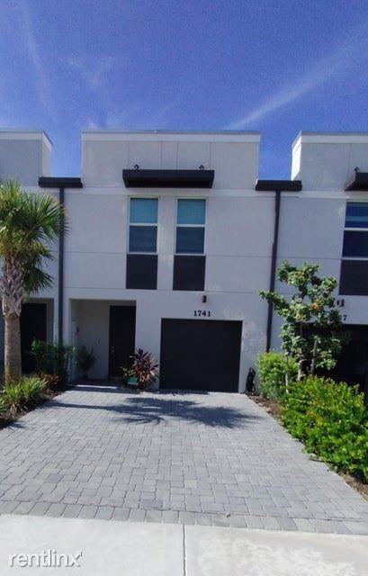 1741 Lindley St - Photo 3 of 11