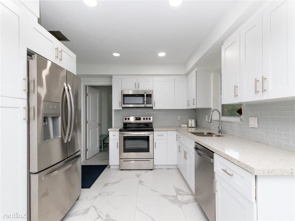 1724 Bel Air Ave - Photo 2 of 10