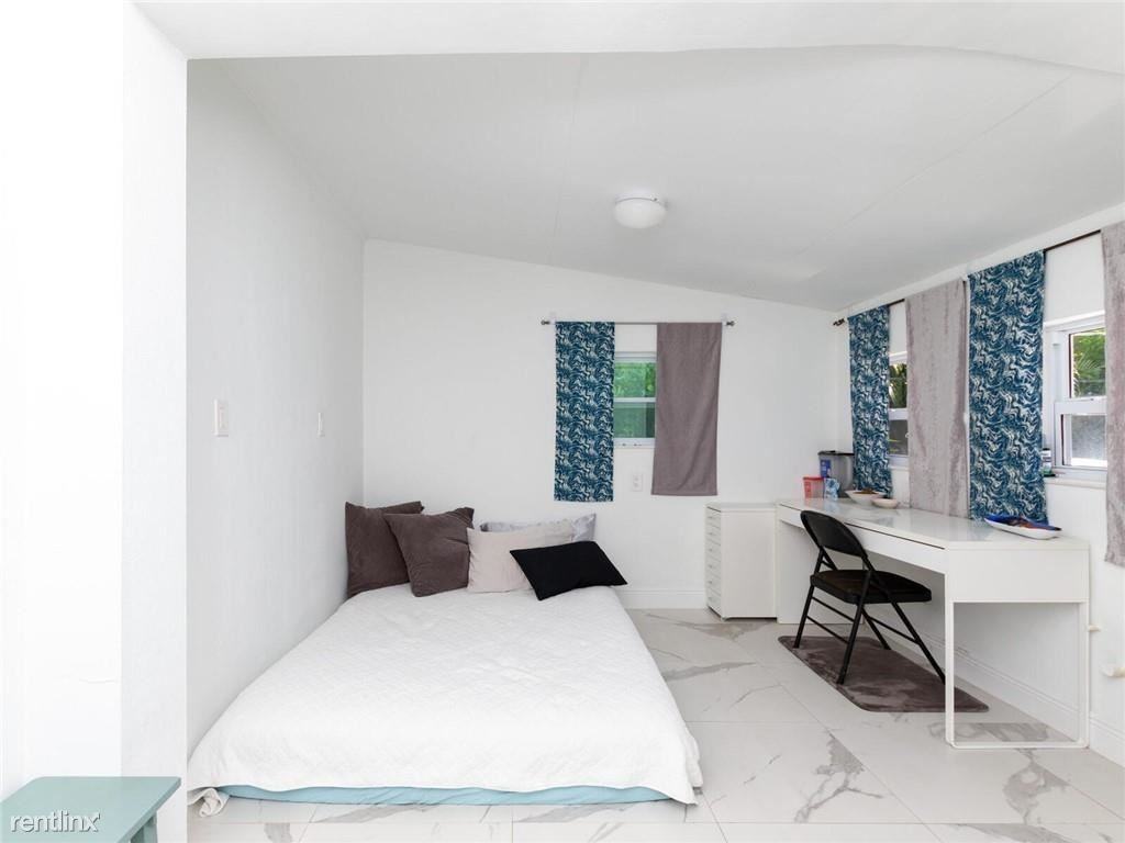 1724 Bel Air Ave - Photo 3 of 10