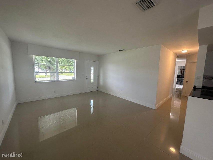 3601 Avenue T - Photo 2 of 11