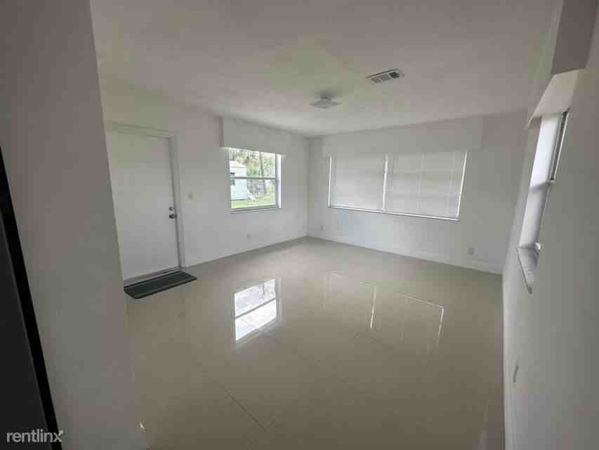 3601 Avenue T - Photo 3 of 11