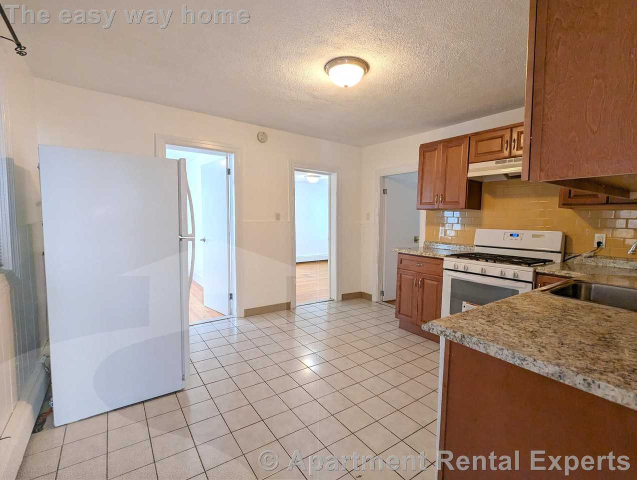 322 Lowell St - Photo 2 of 19