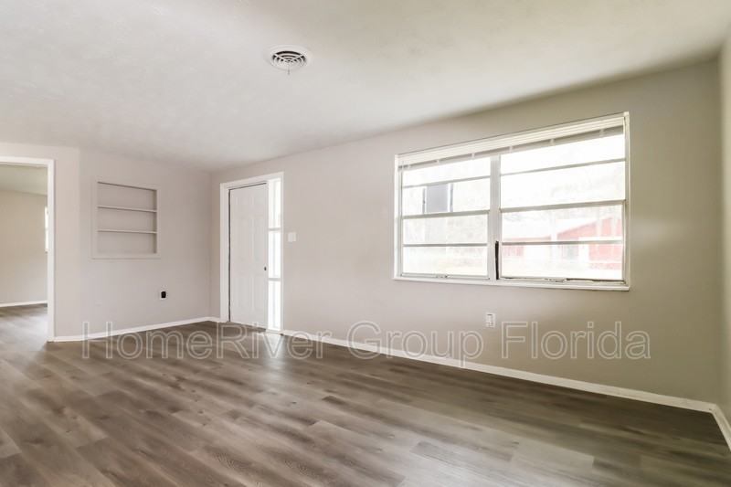 7440 Cedar Point Dr - Photo 3 of 18