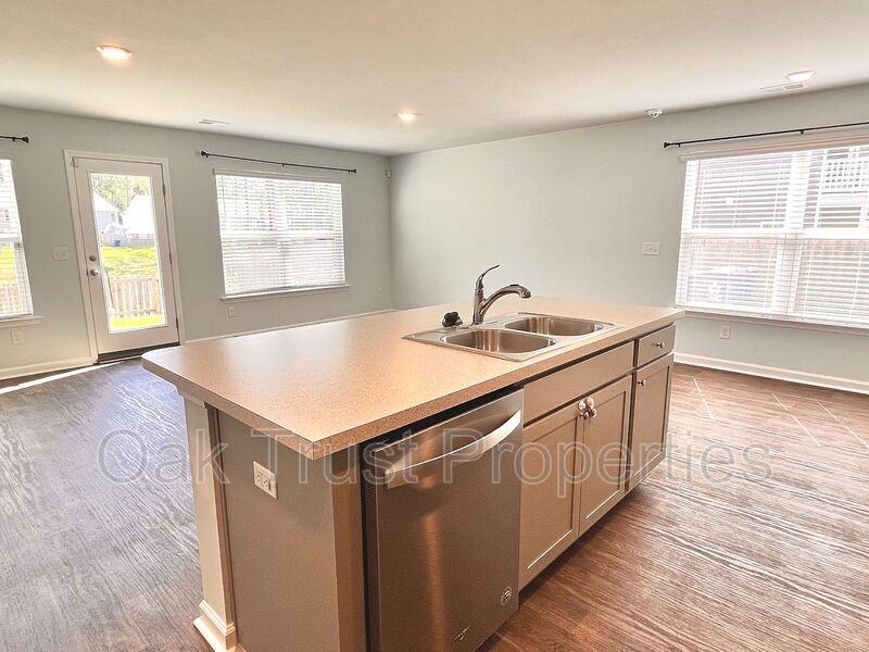 129 Spencer Cir - Photo 6 of 24