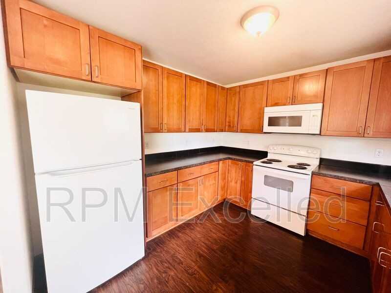 1530 29th St Se Unit B - Photo 6 of 12